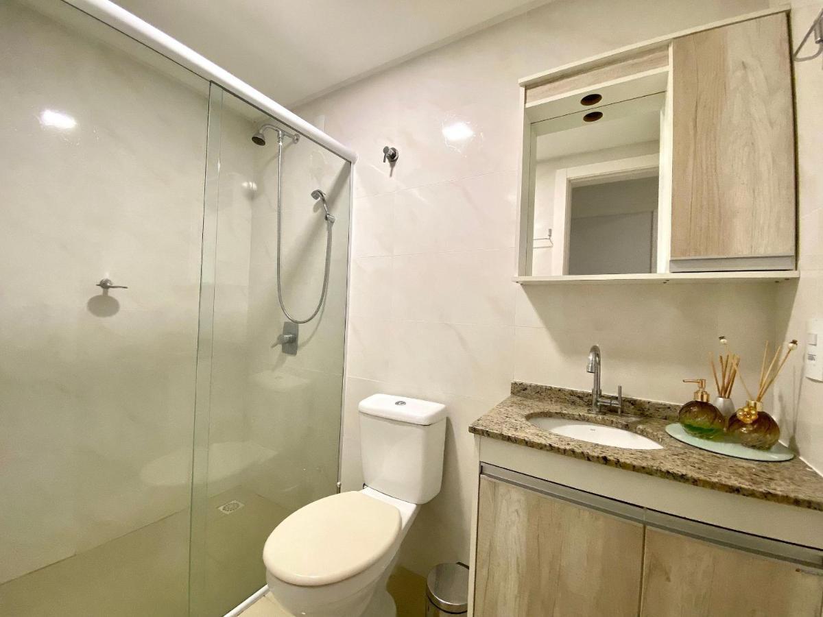 Confortavel Apartamento Em Condominio Com Piscina 봄비나스 외부 사진